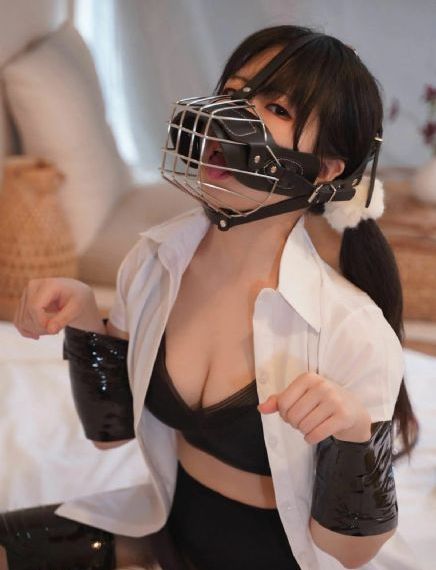 欧美风衣服批发_1080P免费在线播放