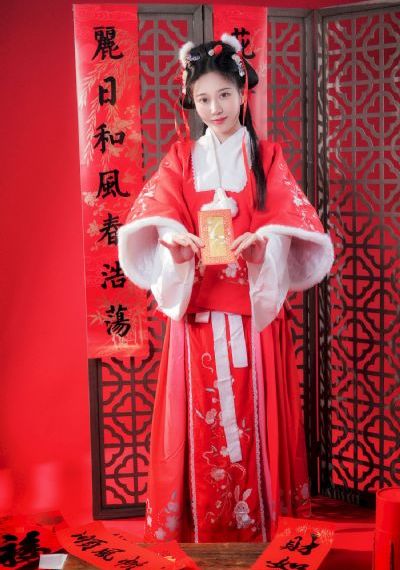 亚洲欧美人妖_免费观看高清版