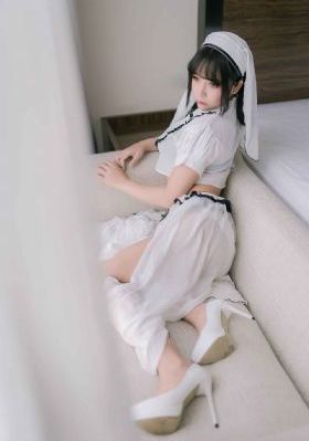 扒开双腿被两个男人玩弄视频_1080P免费观看